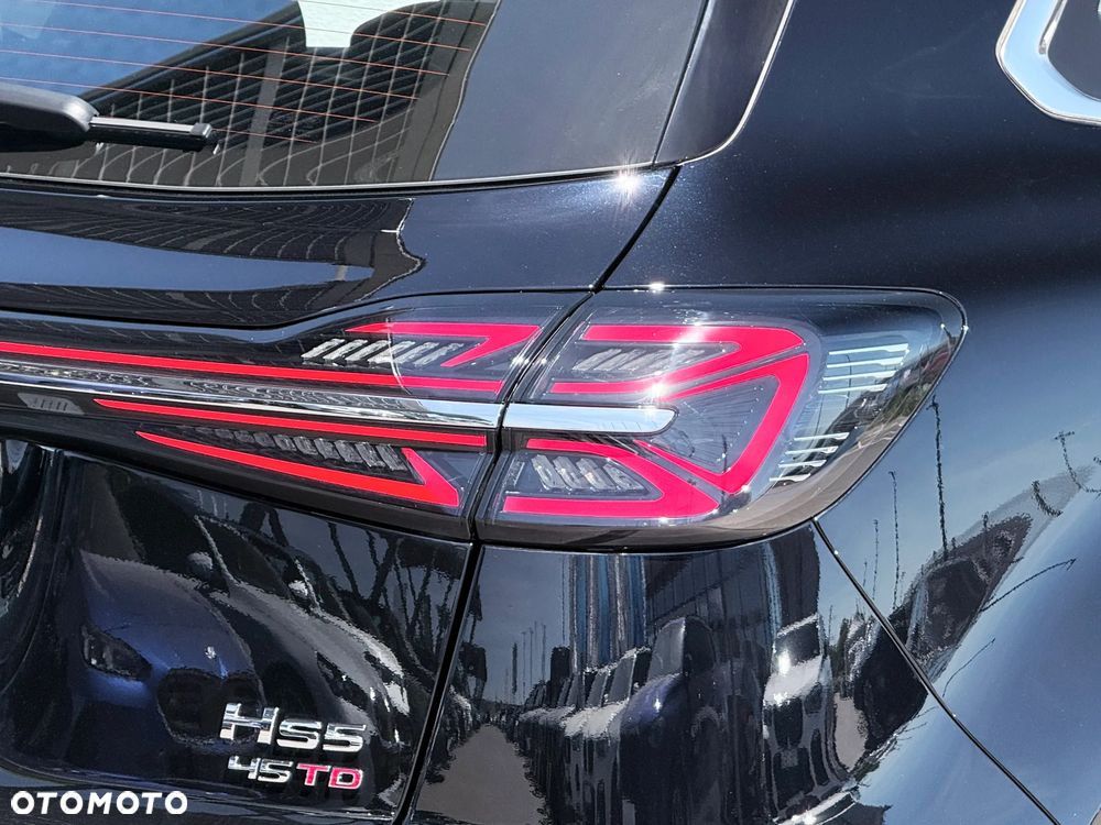 Hongqi HS5 - 12