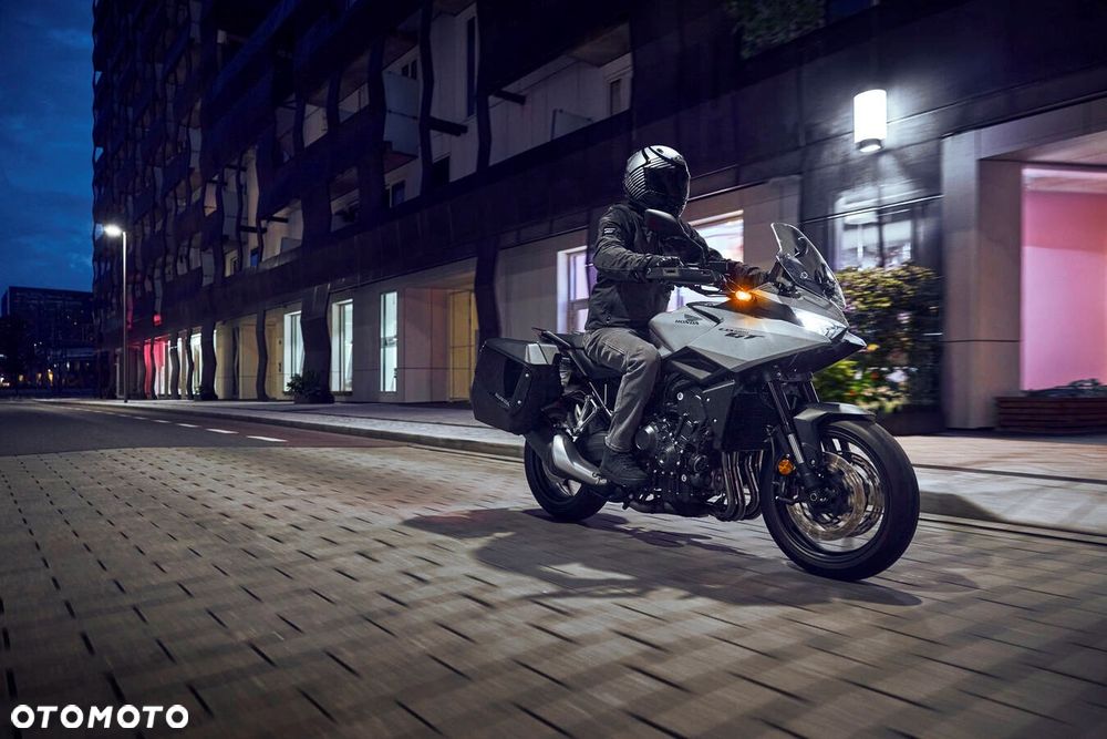 Honda CB - 12