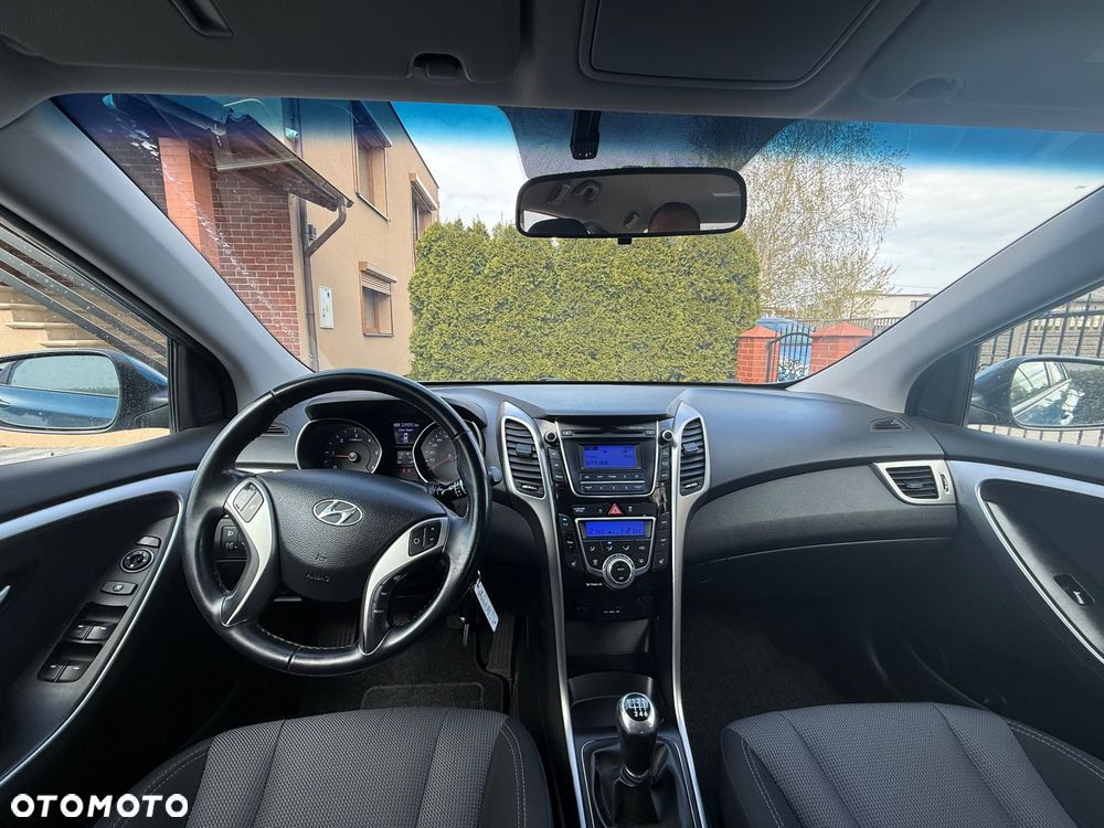Hyundai i30 blue Kombi 1.6 CRDi YES Gold - 24