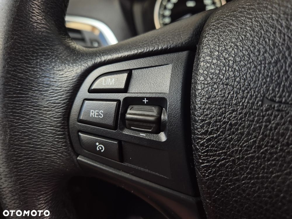 BMW Seria 1 116i - 13