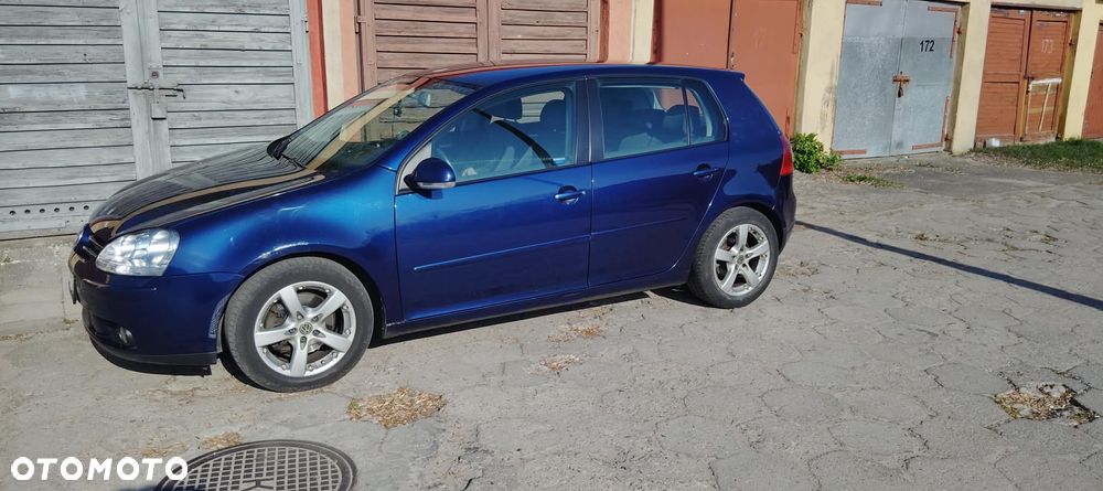 Volkswagen Golf - 1