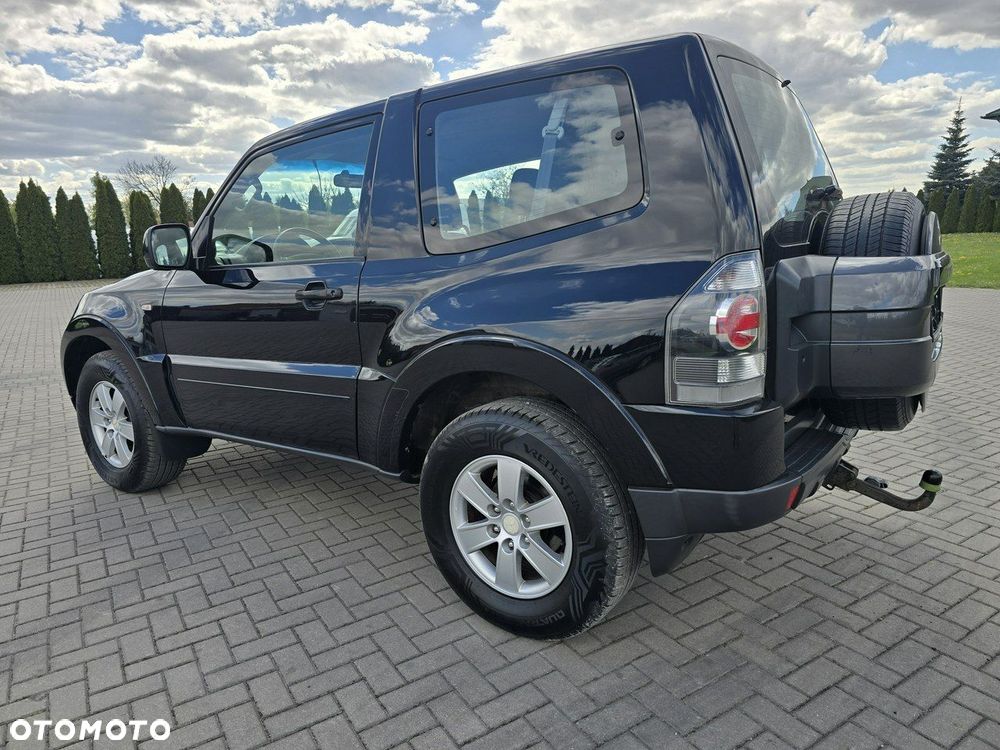 Mitsubishi Pajero - 13