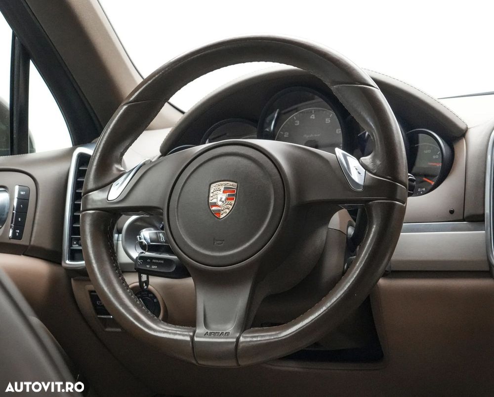 Porsche Cayenne - 18