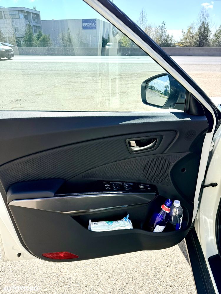 SsangYong Tivoli Grand - 9