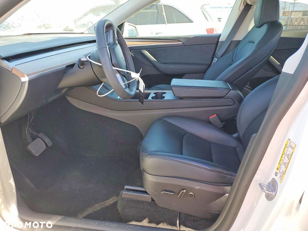 Tesla Model Y Long Range Dual Motor AWD - 7