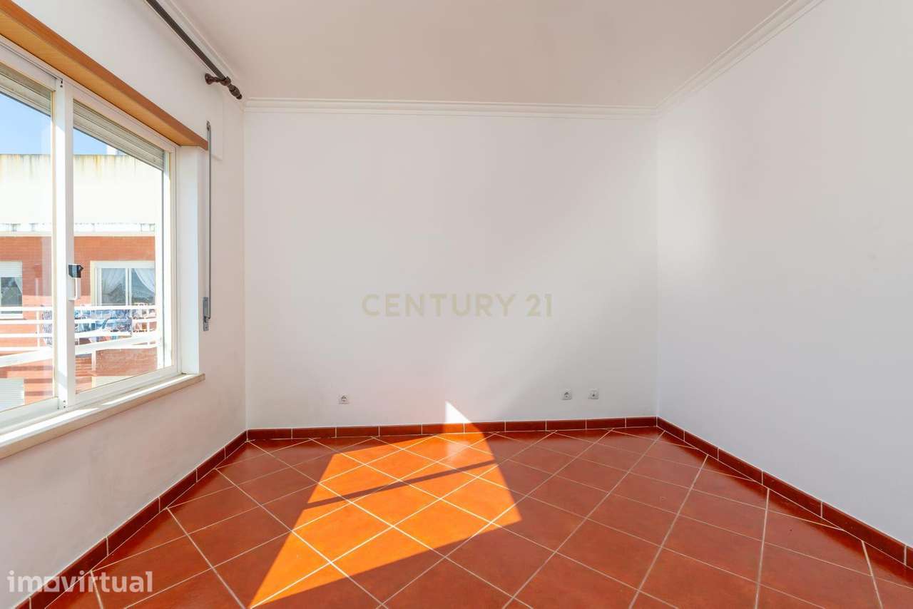 Apartamento T2 + 1 na Ota - Grande imagem: 3/17
