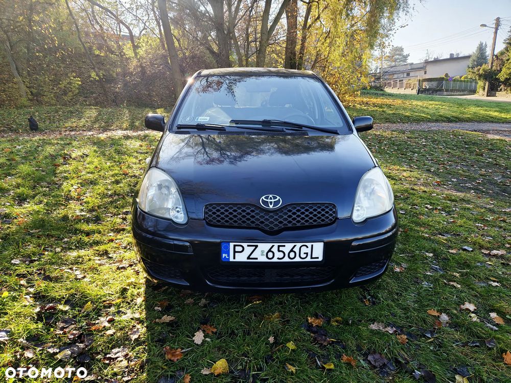 Toyota Yaris - 10