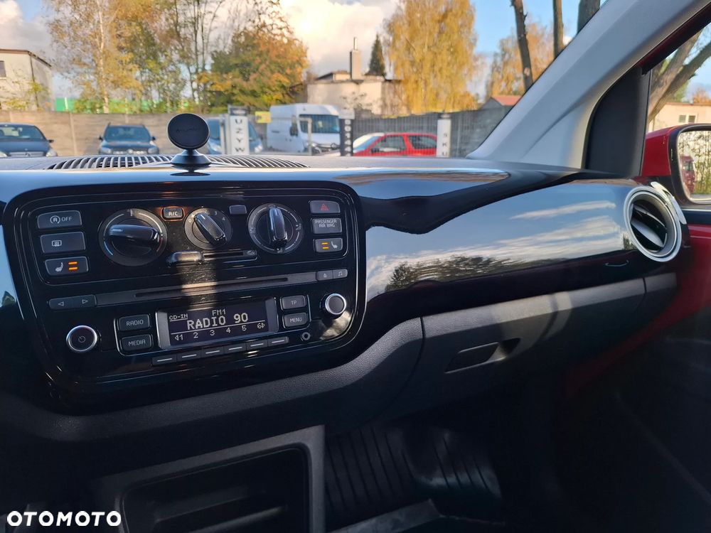 Volkswagen up! - 33