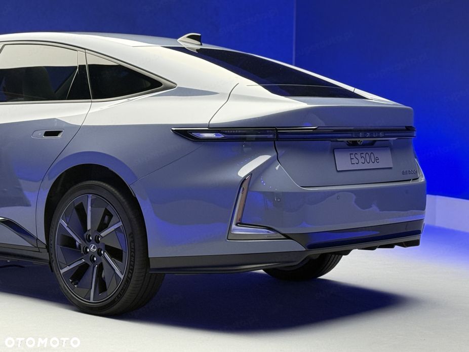 Lexus ES - 6