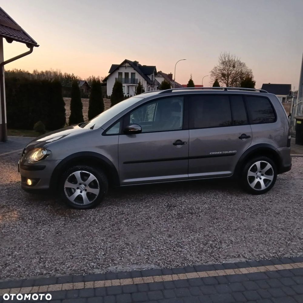 Volkswagen Touran 1.4 TSI Cross - 16