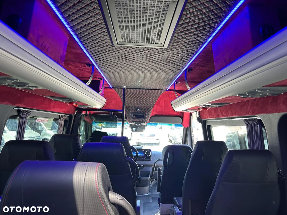 Mercedes-Benz Sprinter 519 - 19