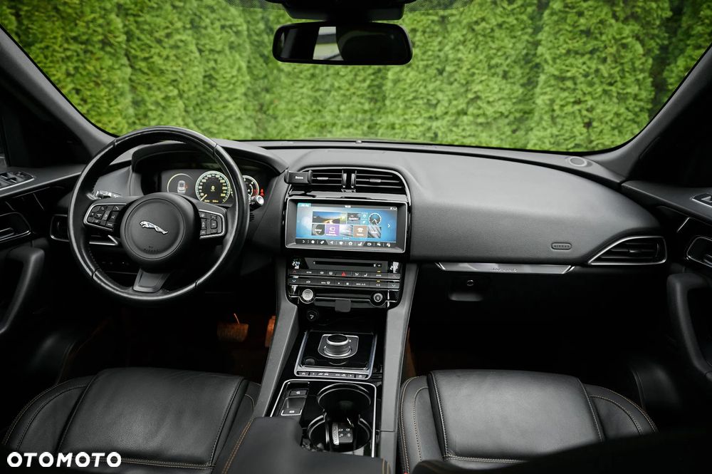 Jaguar F-Pace 20d AWD Prestige - 24