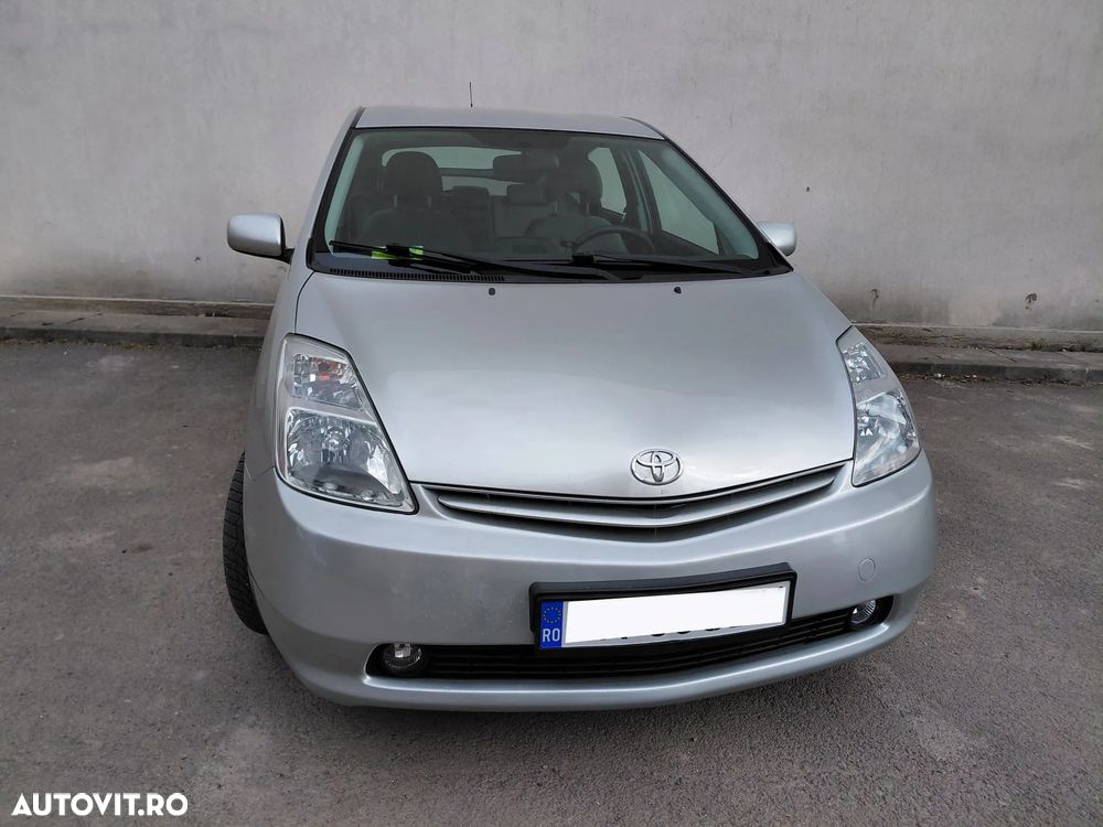 Toyota Prius - 3