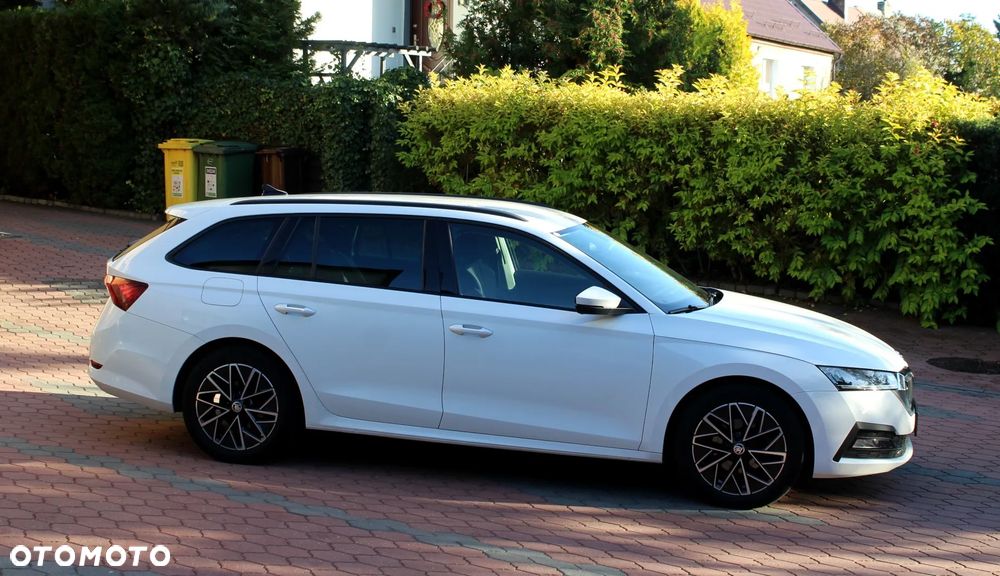 Skoda Octavia 2022 photo 2