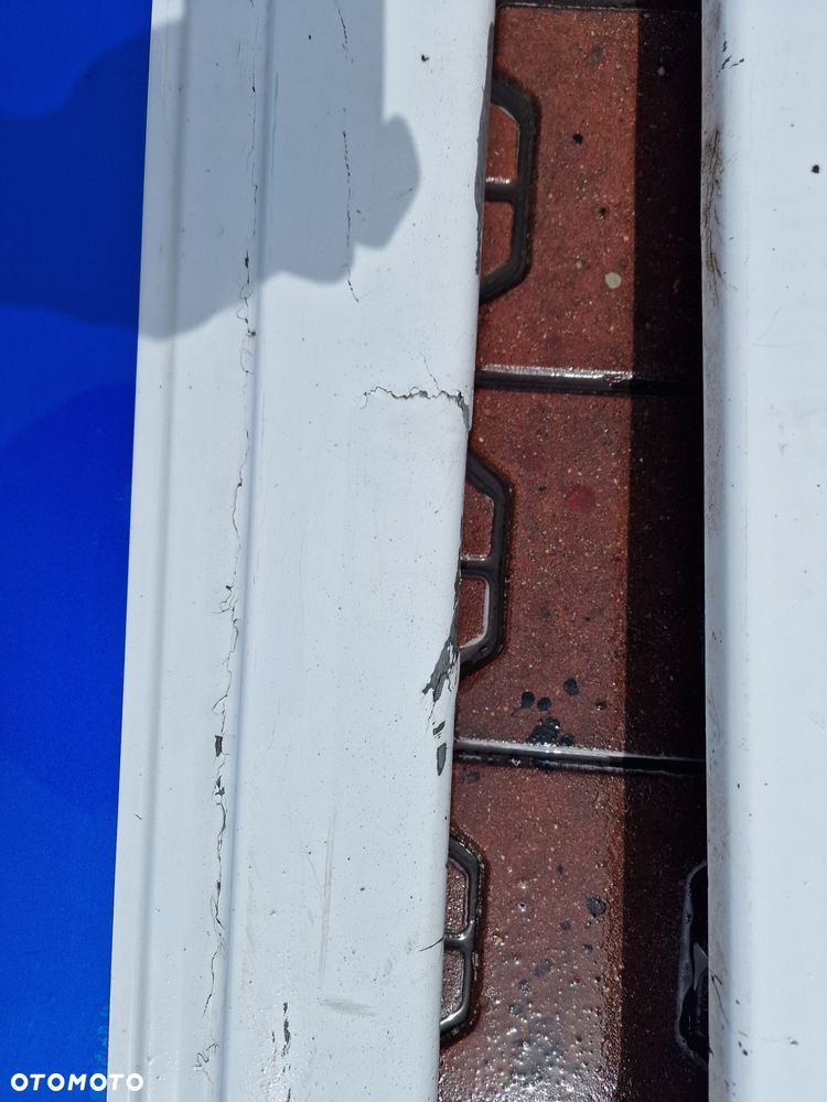 SPOJLERY BOCZNE, MIĘDZYOSIOWE MERCEDES-BENZ MP3 - 7