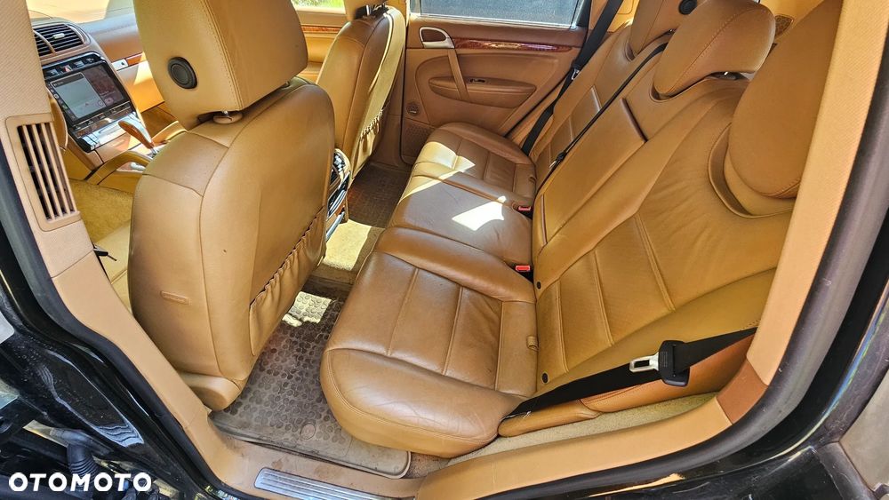 Porsche Cayenne - 10