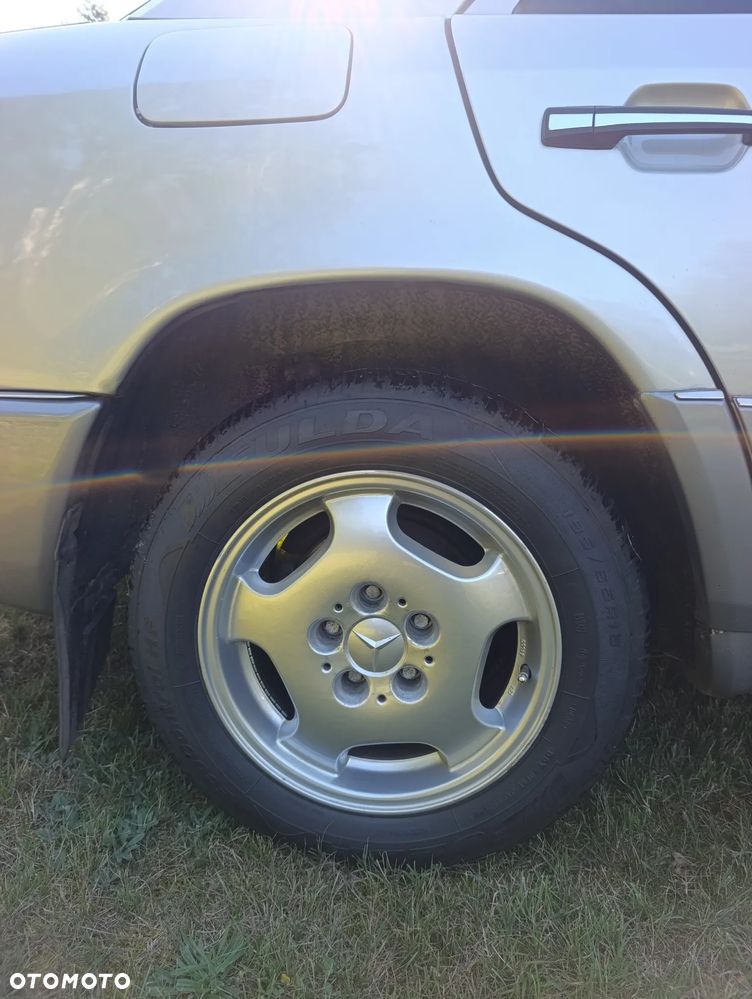 Mercedes-Benz W124 (1984-1993) ver-300-gd - 18