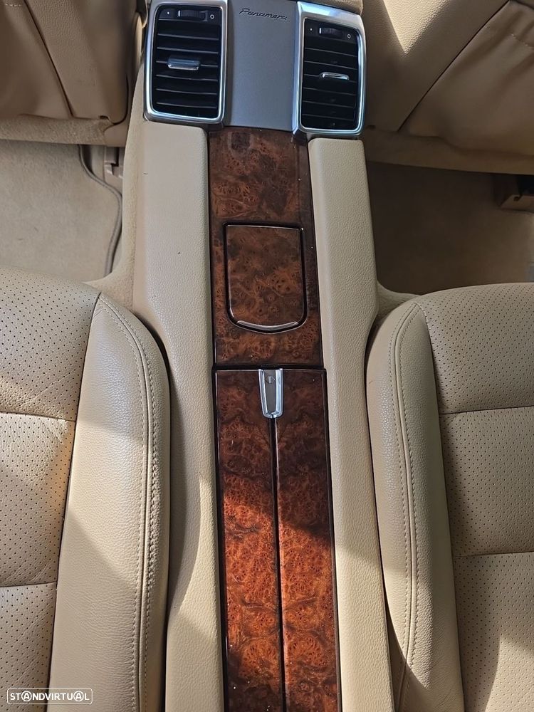Porsche Panamera Sport Turismo - 13