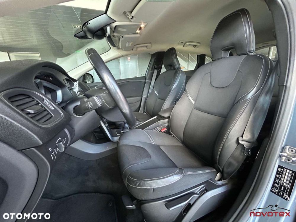 Volvo V40 D2 Drive-E Momentum - 10