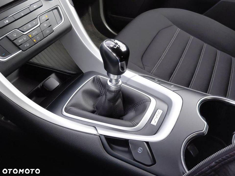Ford Mondeo - 26
