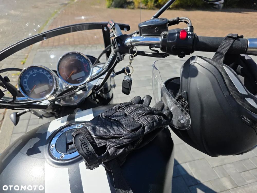 Triumph Rocket - 19