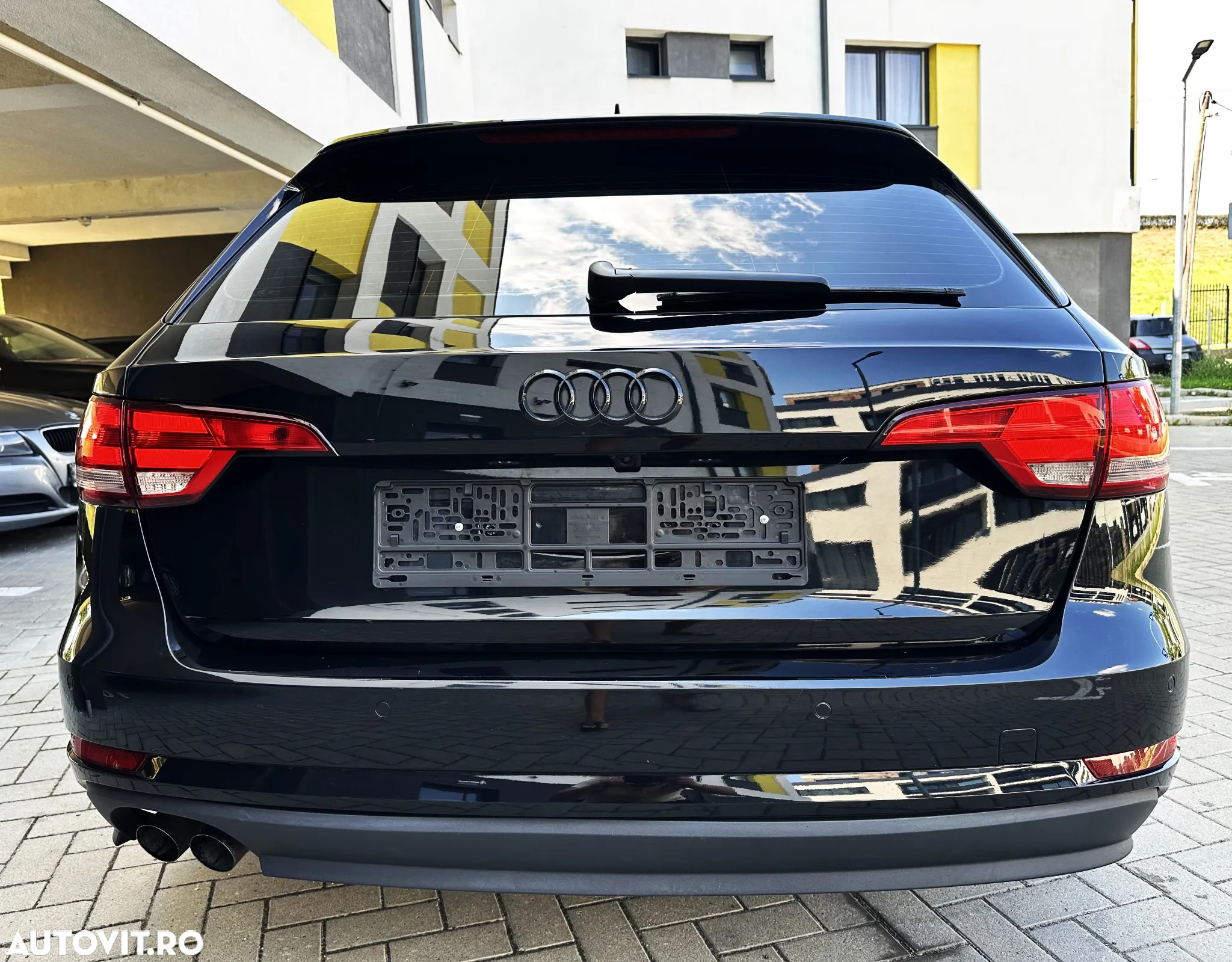 Audi A4 Avant 2.0 40 TDI S tronic S Line - 34