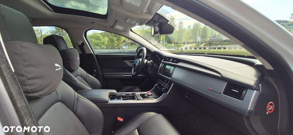 Jaguar XF 3.0 V6 AWD R-Sport - 27