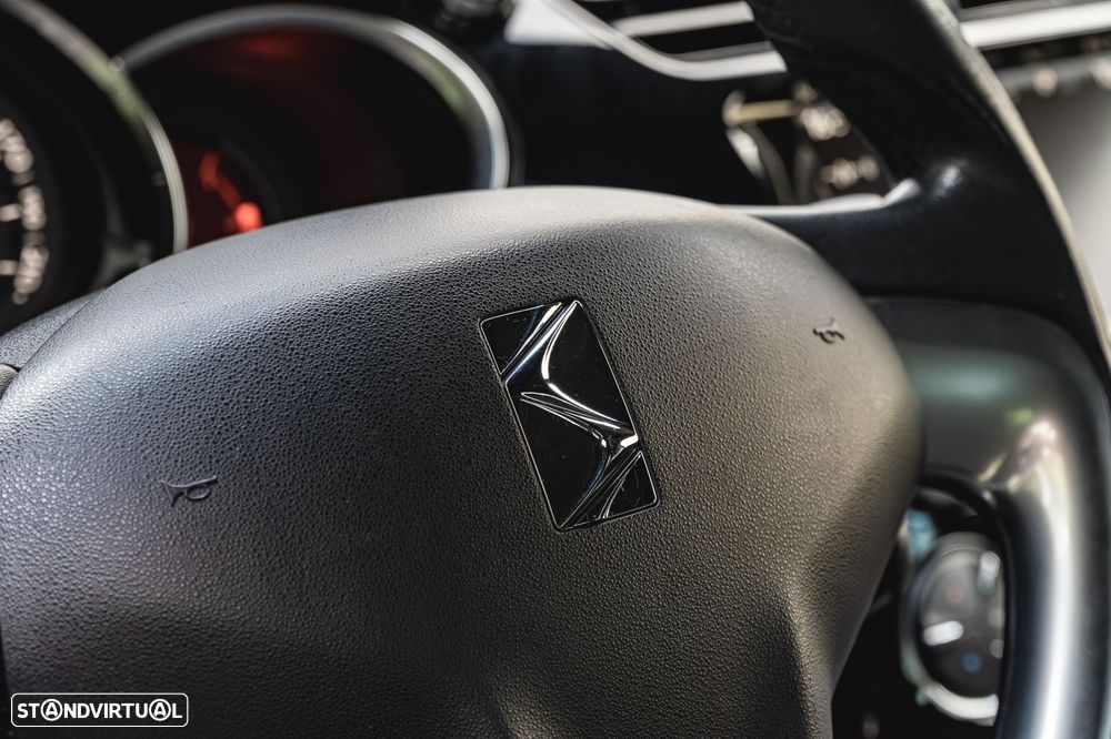 Citroën DS3 1.6 e-HDi So Chic - 12