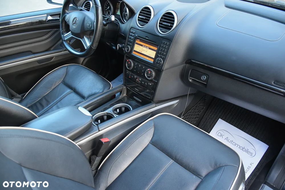 Mercedes-Benz ML 300 CDI 4Matic 7G-TRONIC DPF BlueEFFICIENCY Grand Edition - 26