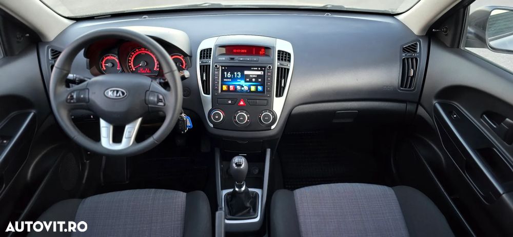 Kia Ceed 1.6 CRDi 115 Dream-Team Edition - 6