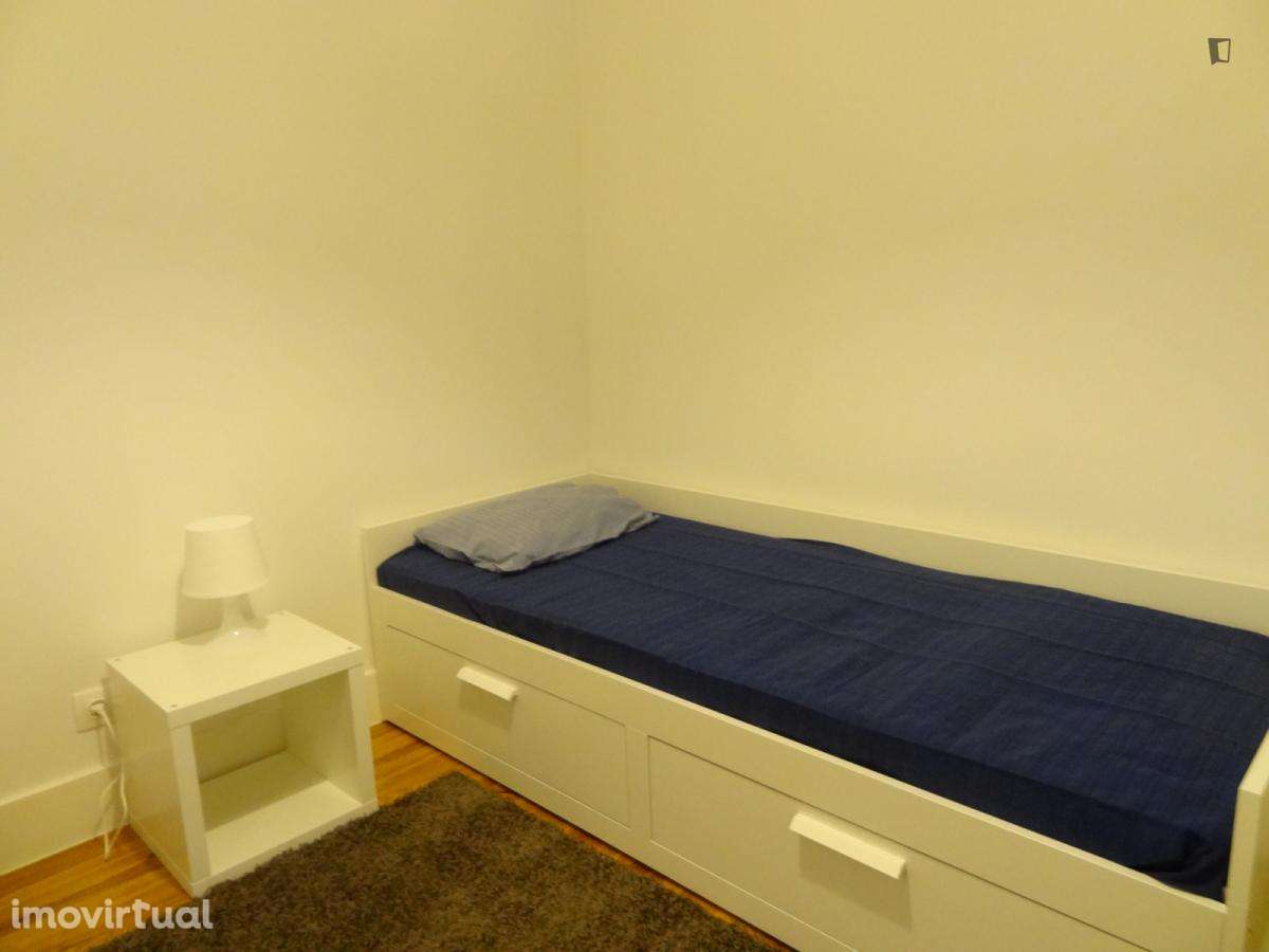 Quarto - localizado em Penha de França Lisbon - Grande imagem: 4/8