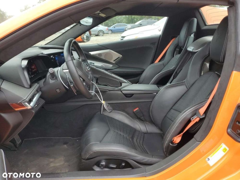 Chevrolet Corvette - 8