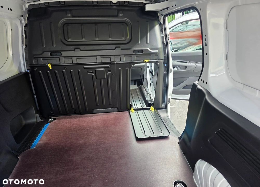 Opel Combo Cargo 1.5 BlueHDi L2 EAT8 - 8