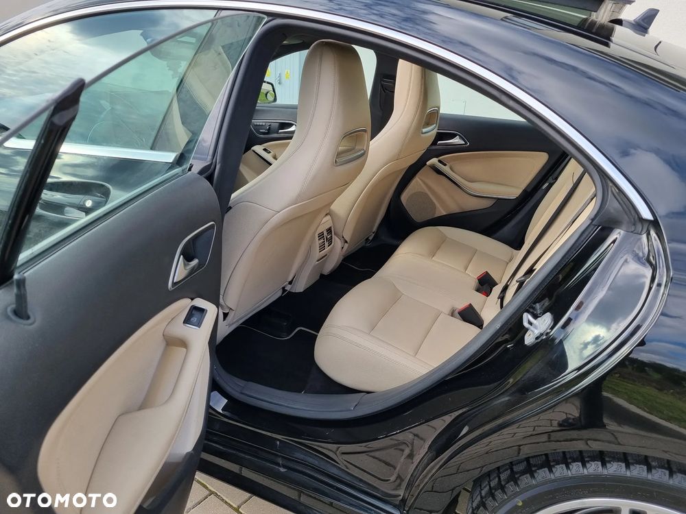 Mercedes-Benz CLA 250 Sport 7G-DCT - 19