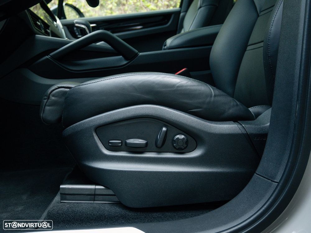 Porsche Cayenne E-Hybrid - 24