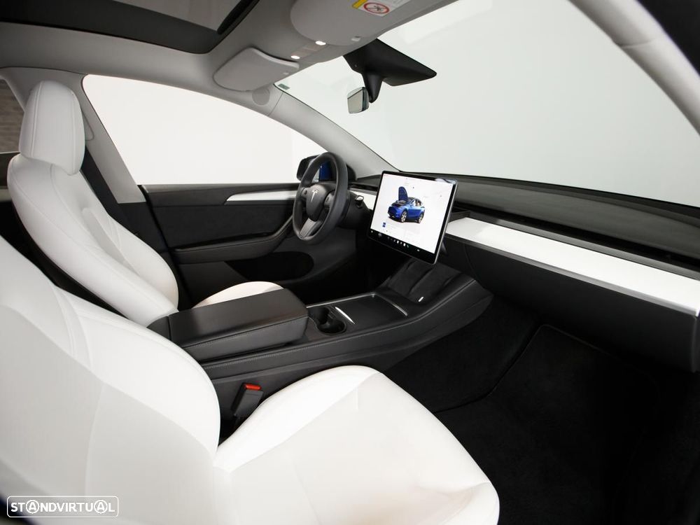 Tesla Model Y RWD - 9