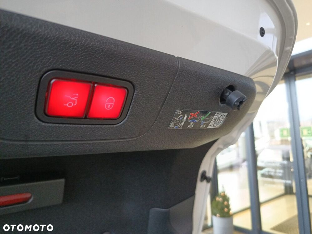 Mercedes-Benz CLA - 33