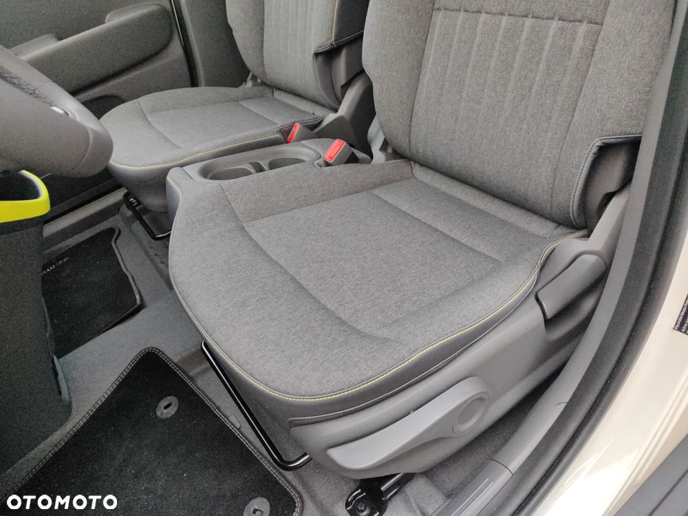 Hyundai Inster 49kWh Cross Smart - 12