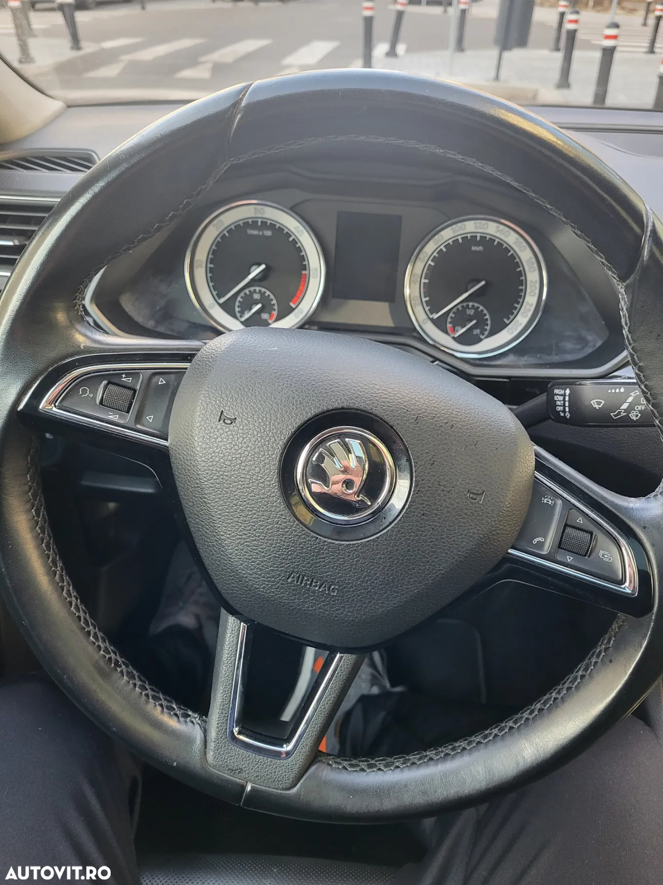 Skoda Superb 2.0 TDI DSG L&K - 21