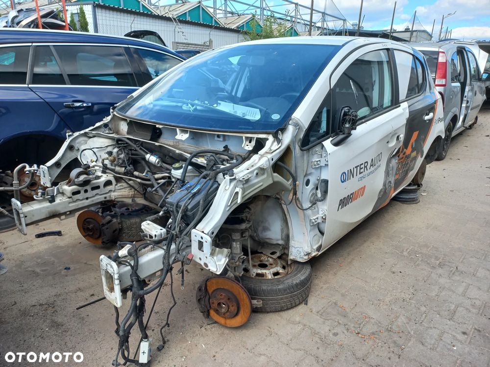 CORSA E z silnikiem 1.4 benzynowym o oznaczeniu B14XEL ze skrzynią manualną 5 - 3