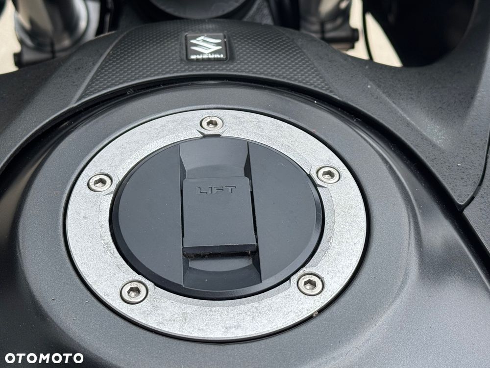 Suzuki V-STROM - 17