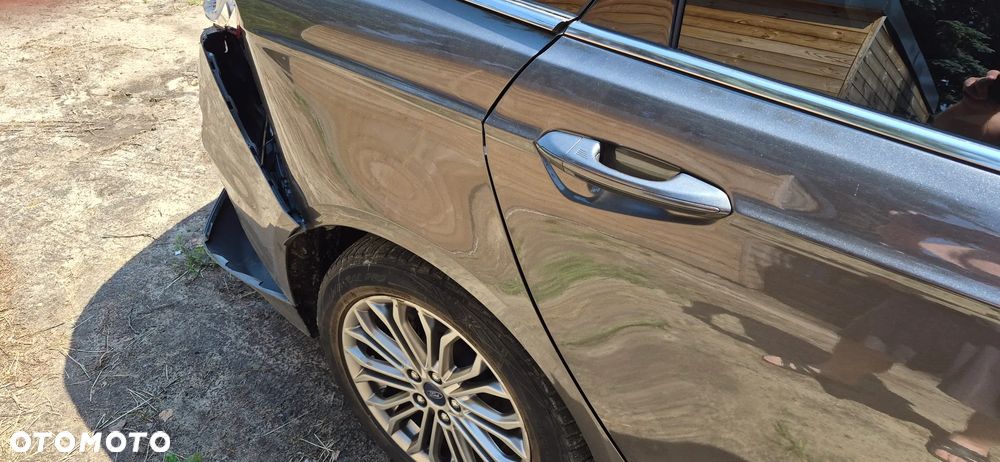 Ford Mondeo 2.0 Hybrid Titanium - 17