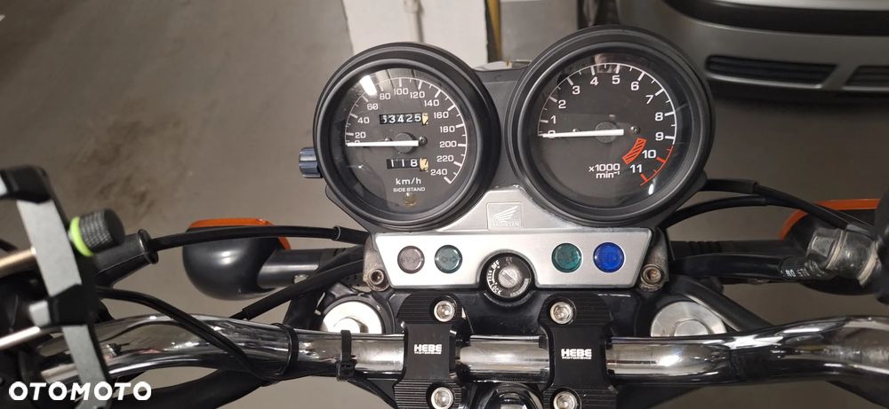 Honda CB - 12