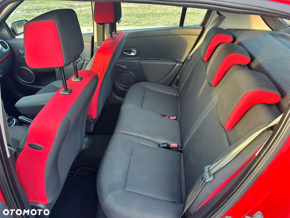 Renault Clio - 14