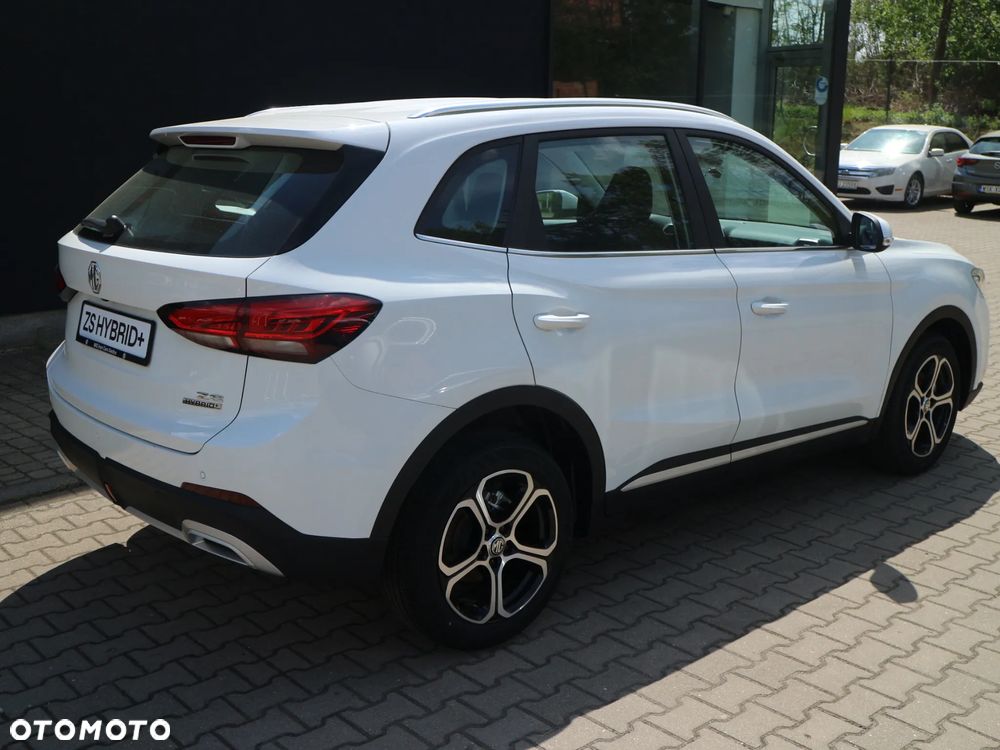 MG ZS Hybrid+ - 4