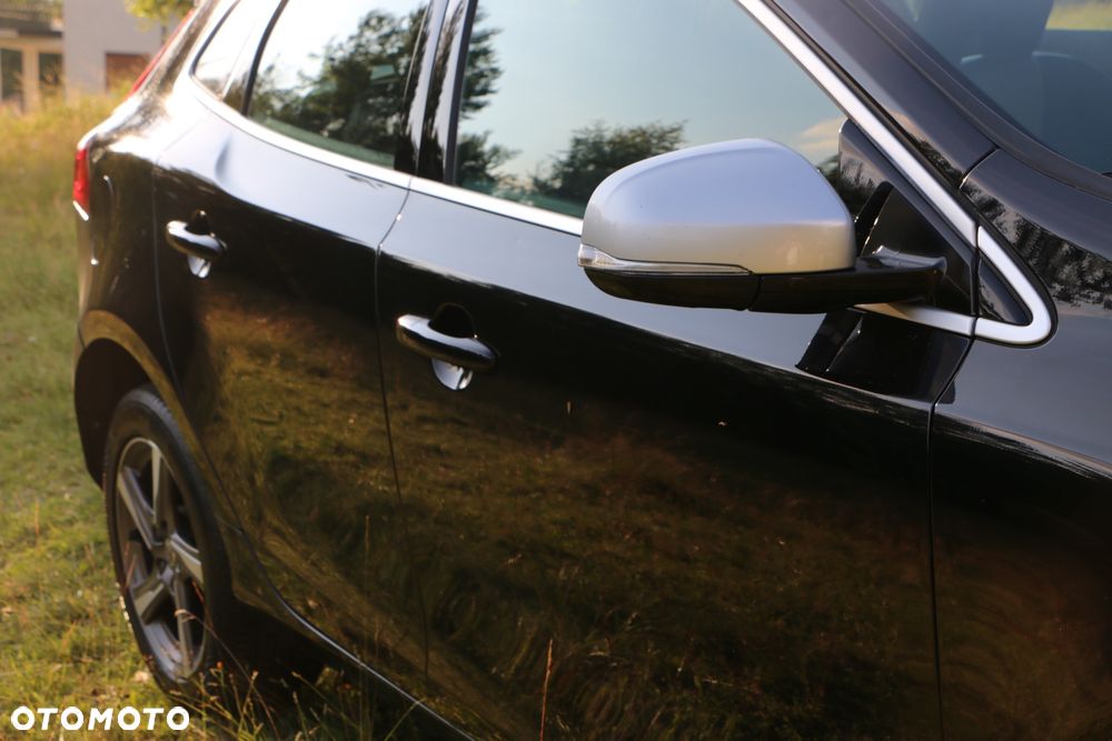 Volvo V40 D4 Drive-E R-Design Momentum - 3