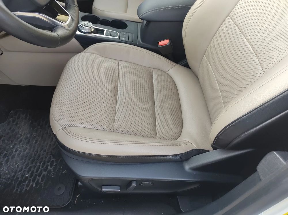 Ford Kuga - 19