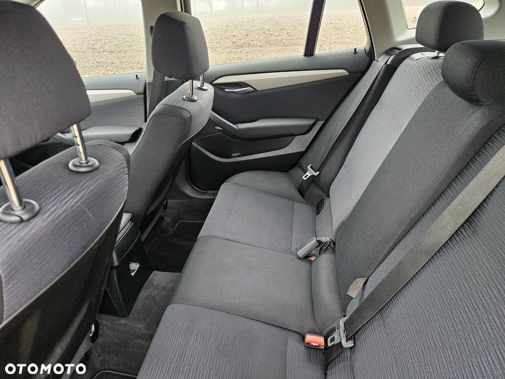 BMW X1 sDrive18d xLine - 26