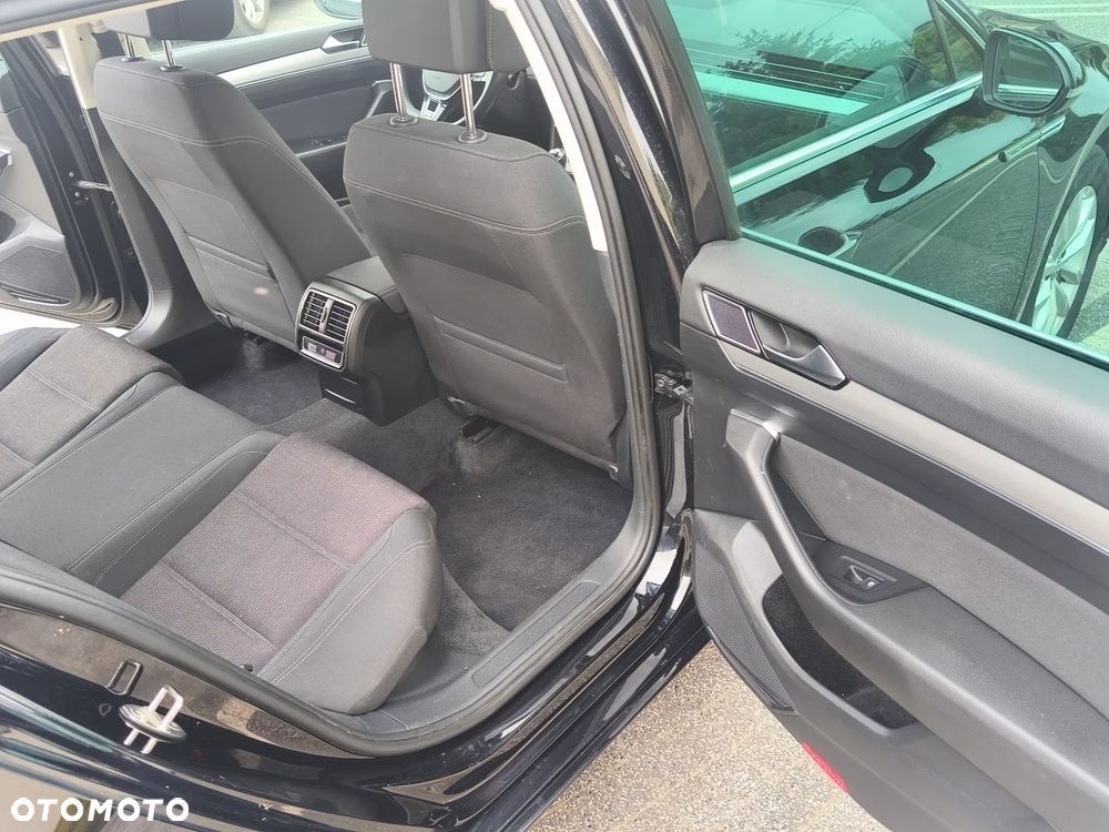Volkswagen Passat Variant 2.0 TDI (BlueMotion Technology) Highline - 13