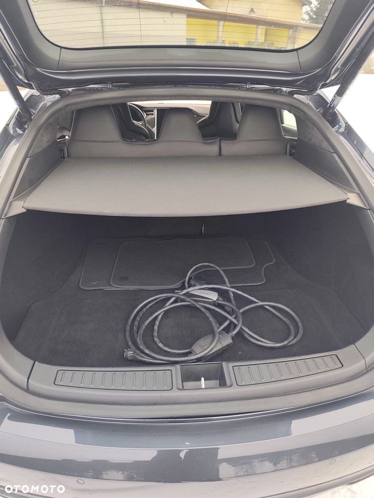 Tesla Model S D Performance - 9